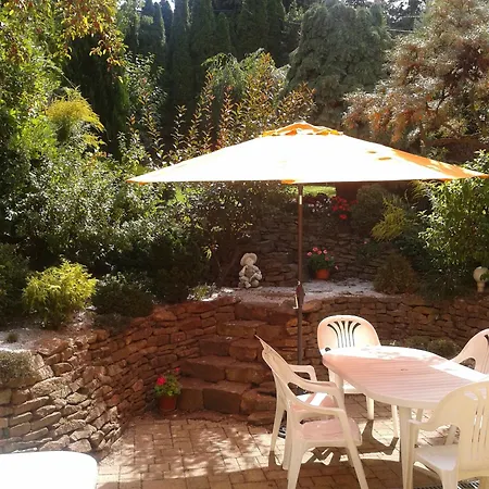 Bed & Breakfast Cecey Vendeghaz 3*