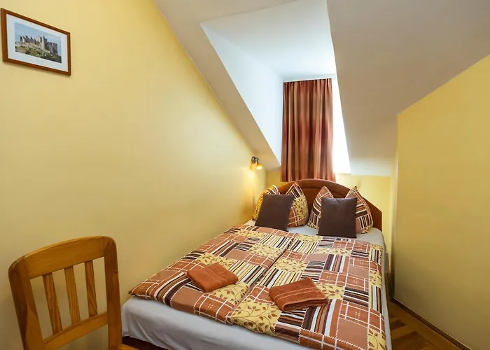 Cecey Vendeghaz Bed & Breakfast