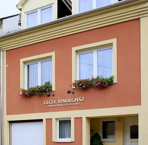 Bed & Breakfast Cecey Vendeghaz 3*