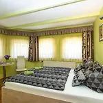Bed & Breakfast Cecey Vendeghaz