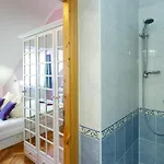 Cecey Vendeghaz Bed & Breakfast 3*