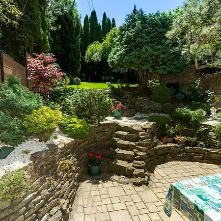 B&B Cecey Vendeghaz 에게르