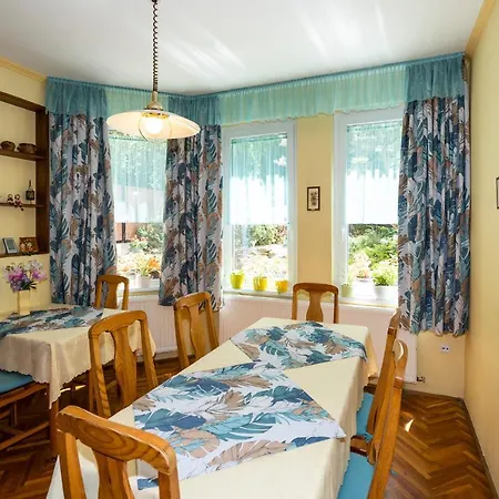 Bed and breakfast Cecey 3*