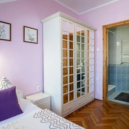 Cecey Vendeghaz Bed and Breakfast