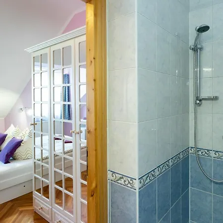 Cecey Bed and breakfast 3*